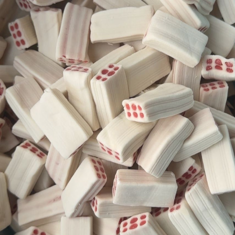 WHITE STRAWBERRY BRICKS